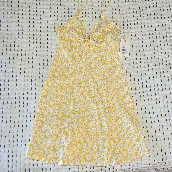 NWT! Billabong Sunny Garden Dress, size medium - Picture 1 of 3